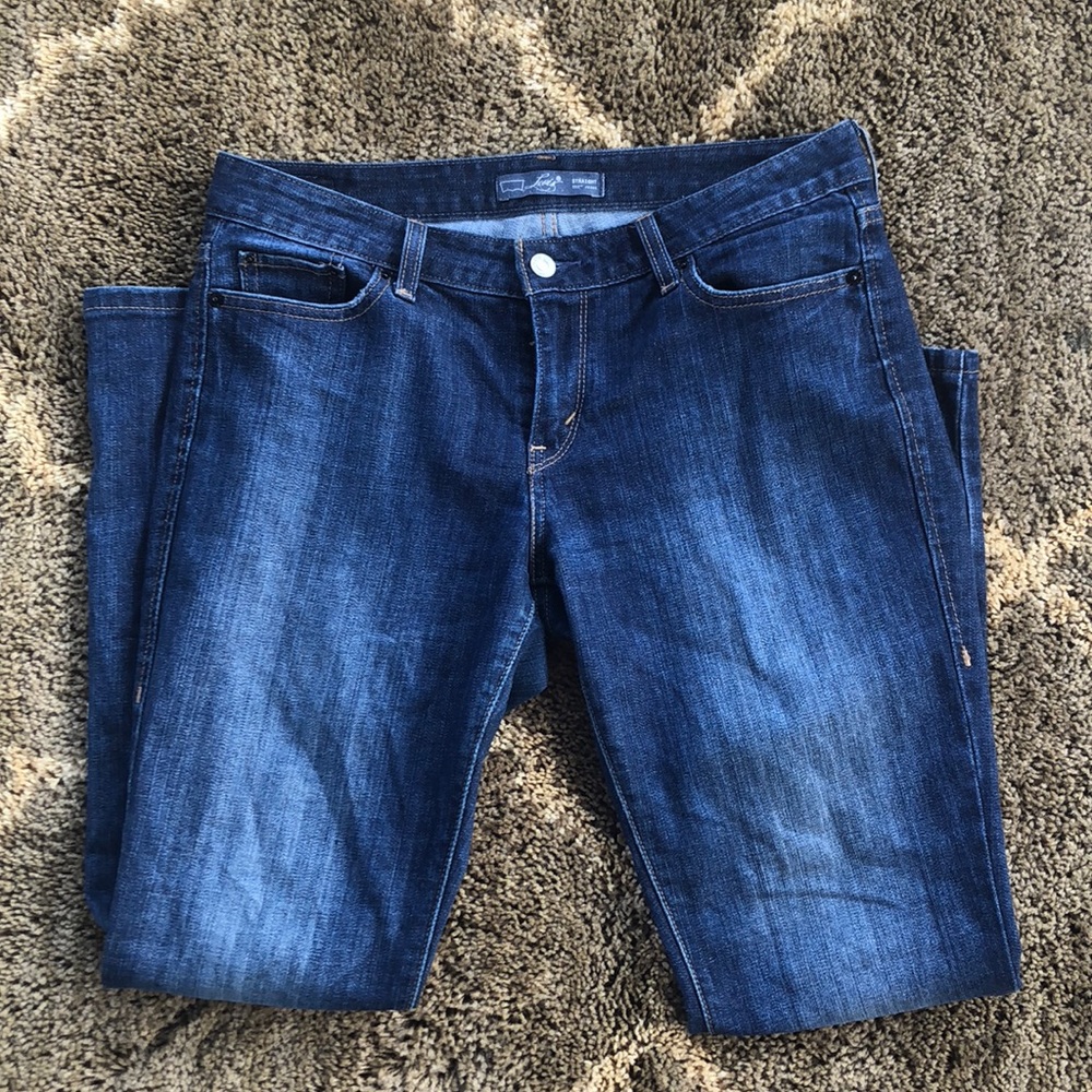 Levi’s - Picture 1 of 3